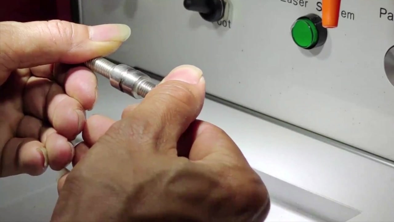 Mesin Las Laser Profesional untuk Logam