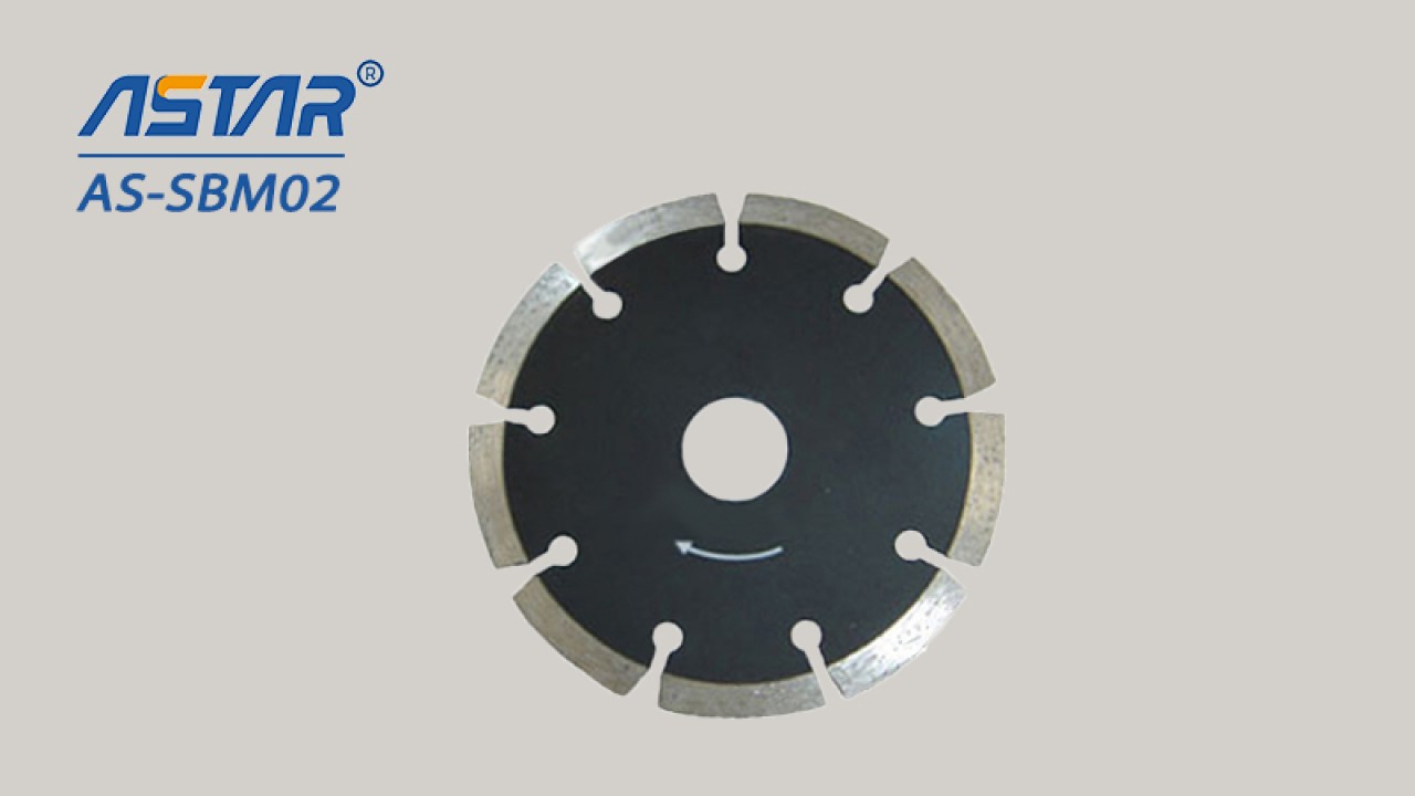 Diamond sintered blade of segmented type for dry cutting stone and concrete with diameter 4 “ to 14”