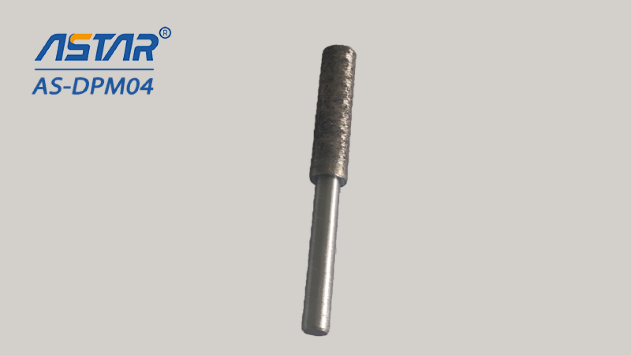 Diamantové kovové hroty se používají k broušení a leštění malých ploch, otvorů a drážek o průměru 6 mm až 12 mm