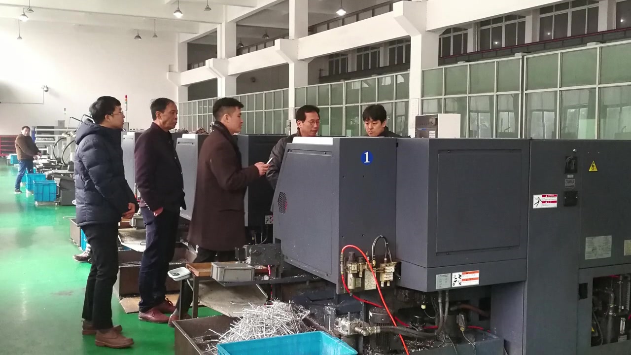 Il cliente della Corea visita la nostra fabbrica per controllare la condizione dell'ordine nel 2018
