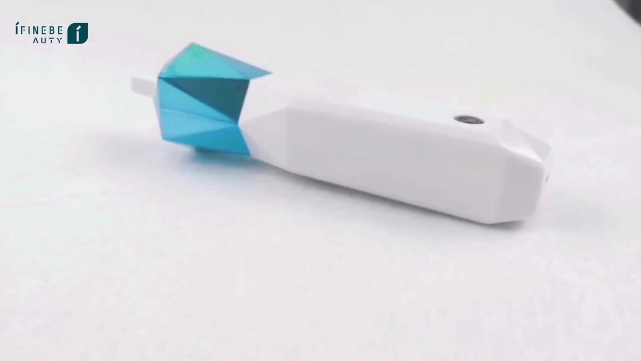 Makeup brush cleaner